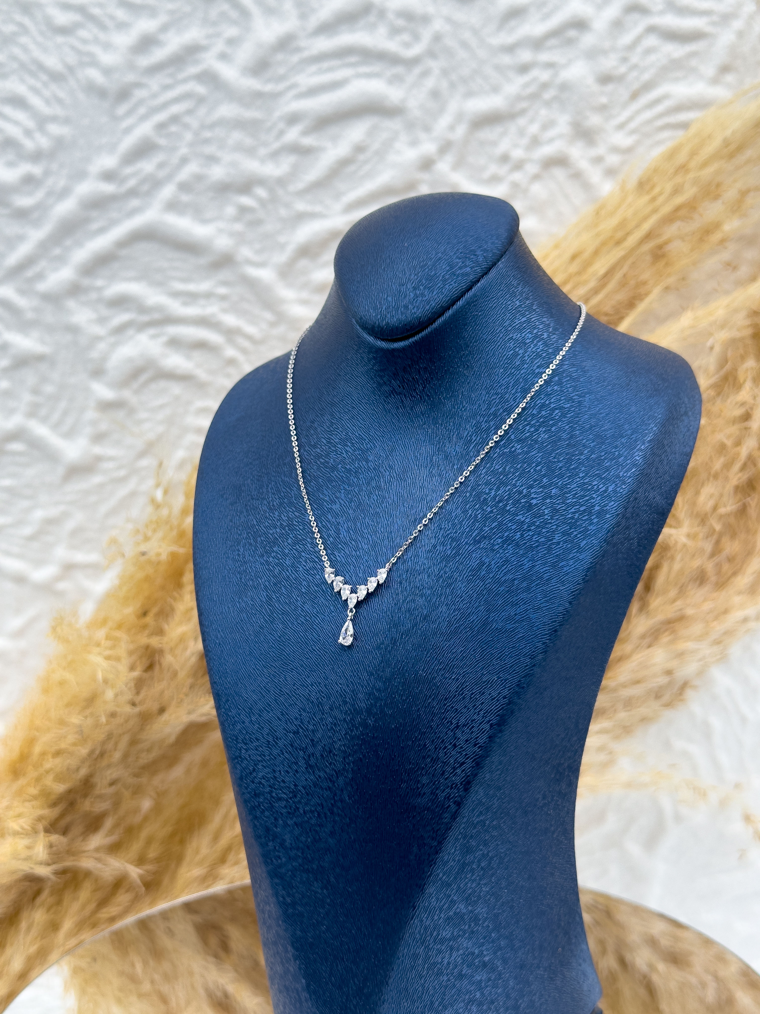 925 Ayar Gümüş Damla Taşlı Pırlanta Montür Kadın Kolye – Özel Tasarım, Hediyelik